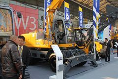 徐工 XE150W轮式挖掘机