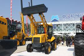 鼎盛天工 挖掘转载机&nbsp;装载机外观图片