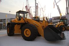 山推 SL80W装载机