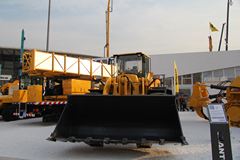 山推 SL80W装载机