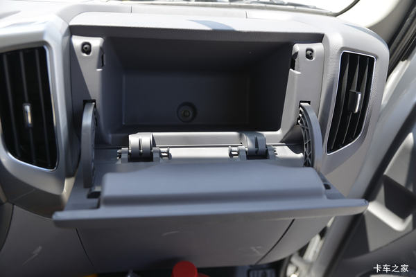 * 奥铃新捷运载货车贵阳市火热促销中