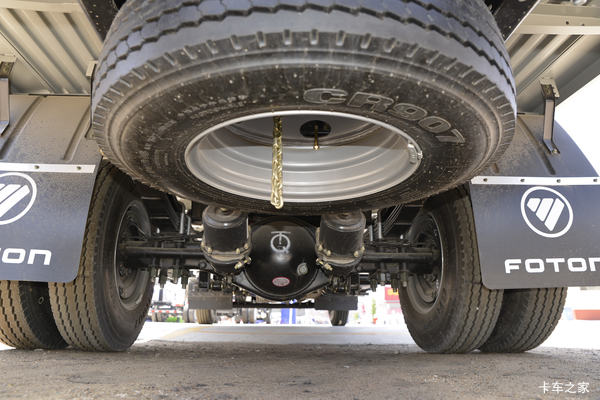 * 奥铃新捷运载货车贵阳市火热促销中