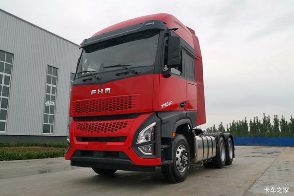 一汽凌河 沪尊S200重卡 智尊版 500马力 6X4 牵引车(CAL4253C4F4E5)