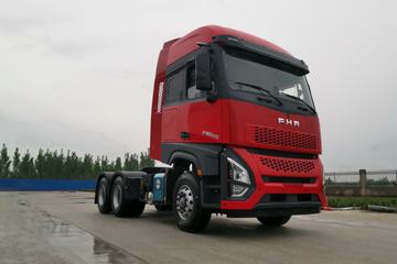 沪尊S200&nbsp;牵引车外观                                                图片