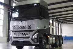 一汽凌河 沪尊S200重卡 舒适版 500马力 6X4 牵引车(CAL4253C4F4E5)