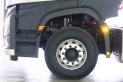 一汽凌河 沪尊S200重卡 舒适版 500马力 6X4 牵引车(CAL4253C4F4E5)