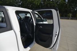 域虎5&nbsp;皮卡驾驶室                                               图片