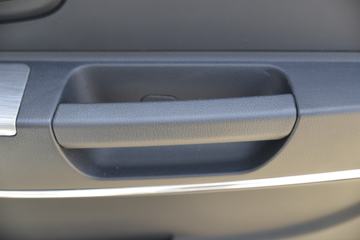 �ƿ�ŷ�� V5 1.6L 105���� ����/CNG 3.61�׵�������΢��(����)ͼƬ