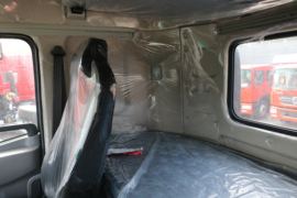 华神T7&nbsp;牵引车驾驶室                                               图片