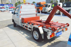 延龙汽车 2.5T 4.376米单排纯电动车厢可卸式垃圾车(LZL5031ZXXBEV)41.11kWh