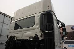广汽日野 700系列重卡 380马力 6X4 牵引车(YC4251SS2PK)