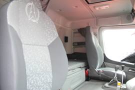 北奔V3&nbsp;混凝土搅拌车驾驶室                                               图片