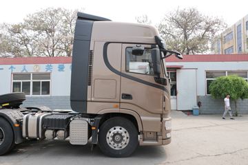 �������ó� �����콢KX 2020�� 560���� 6X4ǣ����(DFH4250CX2)ͼƬ