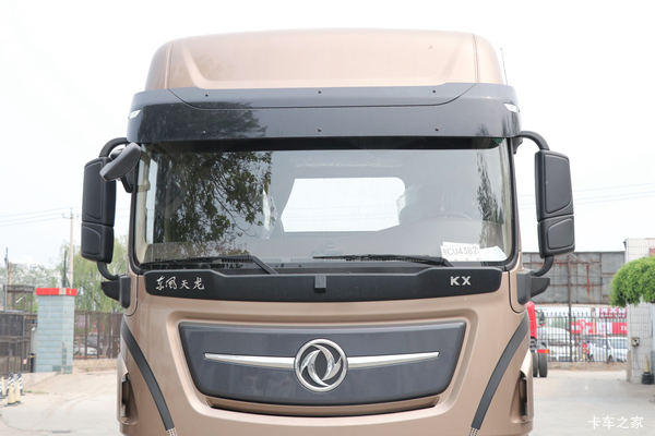天龙旗舰KX 北方版 560马力 6X4牵引车