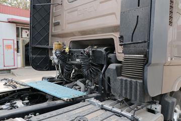 �������ó� �����콢KX 2020�� 560���� 6X4ǣ����(DFH4250CX2)ͼƬ