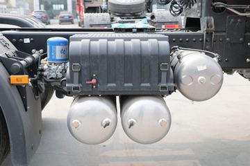 �����½� ����VLȼ�� 2020�� 460���� 6X4 LNGǣ����(����)ͼƬ