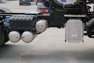 �����½� ����VLȼ�� 2020�� 460���� 6X4 LNGǣ����(����)ͼƬ