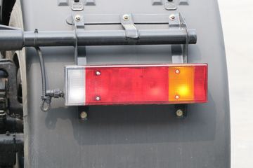 �����½� ����VLȼ�� 2020�� 460���� 6X4 LNGǣ����(����)ͼƬ