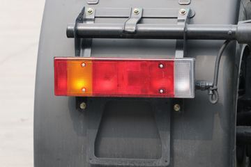 �����½� ����VLȼ�� 2020�� 460���� 6X4 LNGǣ����(����)ͼƬ