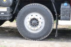 青岛解放 JH6重卡 375马力 8X4 5.6米自卸车