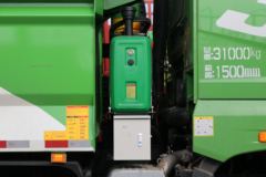 青岛解放 JH6重卡 375马力 8X4 5.6米自卸车