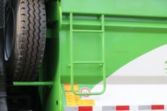 青岛解放 JH6重卡 375马力 8X4 5.6米自卸车