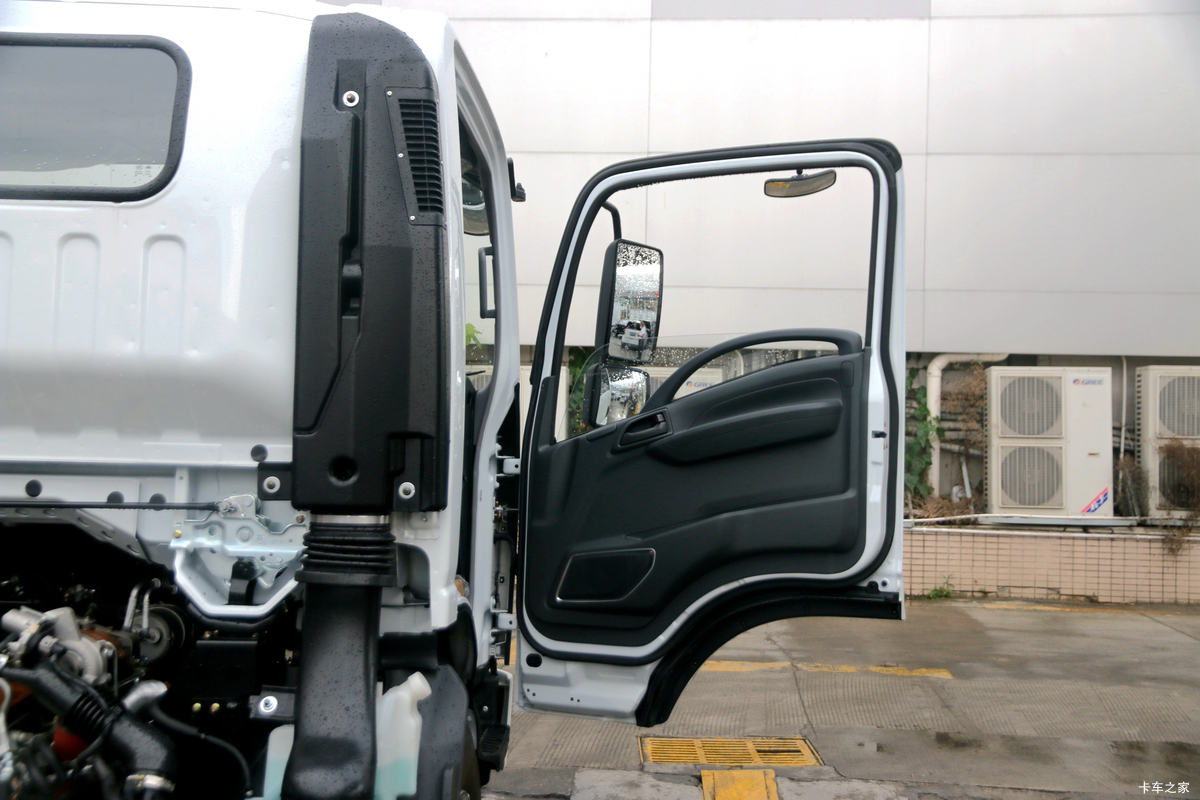 ���� ��ʮ��M600 132���� 4.13�׵�����ʽ�Ῠ(QL5043XXYBUHA)��ʻ��                                               