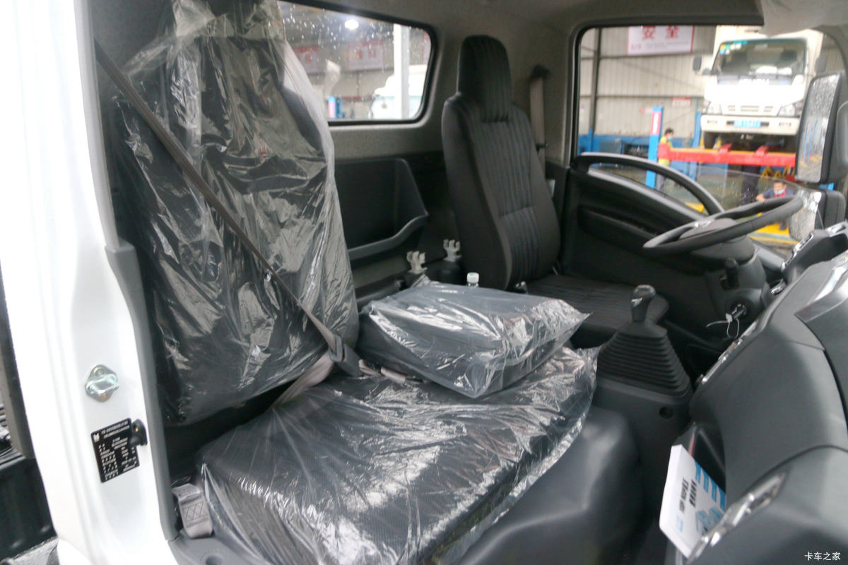 ���� ��ʮ��M600 132���� 4.13�׵�����ʽ�Ῠ(QL5043XXYBUHA)��ʻ��                                               