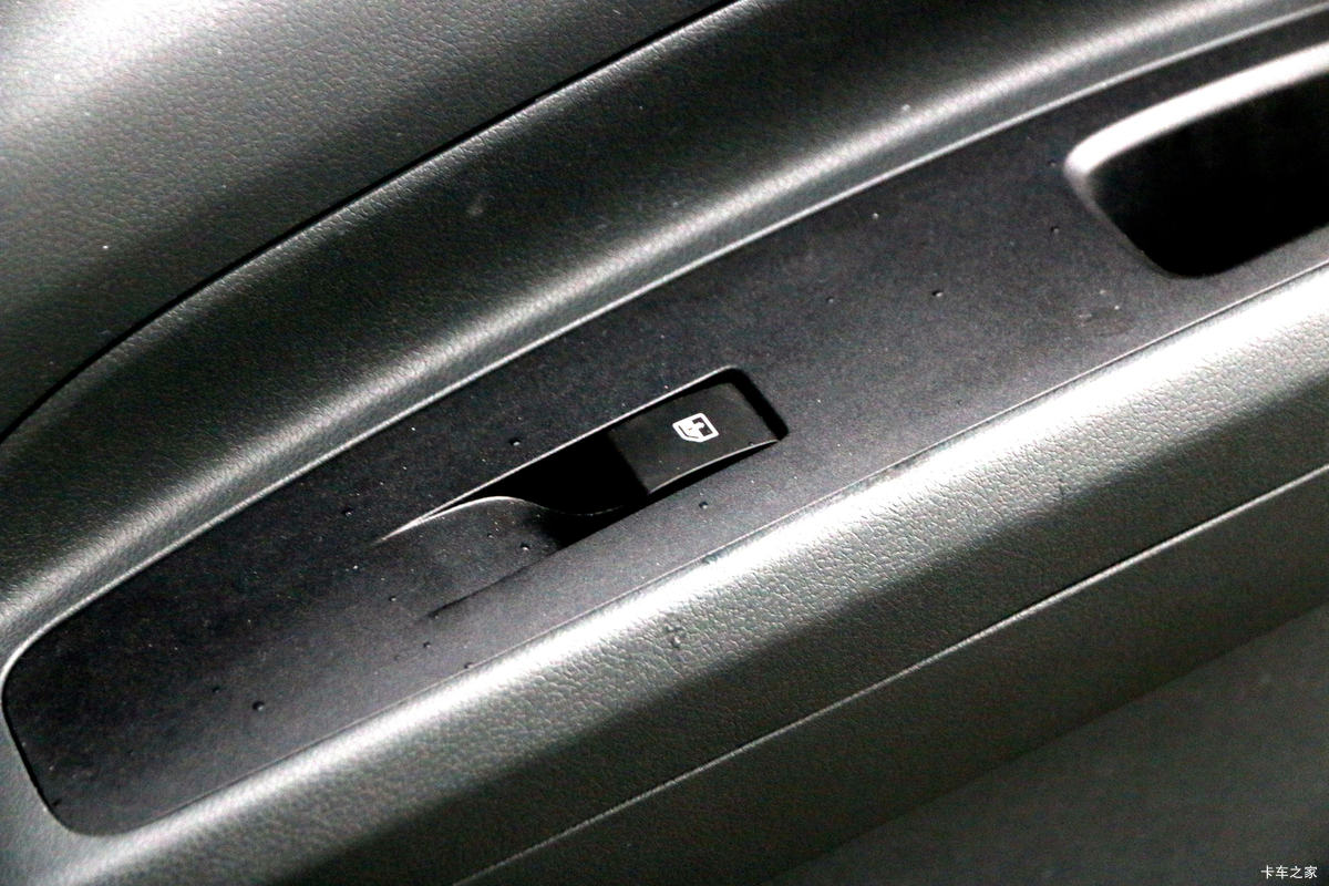 ���� ��ʮ��M600 132���� 4.13�׵�����ʽ�Ῠ(QL5043XXYBUHA)��ʻ��                                               