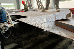 中国重汽成都商用车(原重汽王牌) 捷狮 129马力 4X2 平板运输车(CDW5041TPBHA1R5)