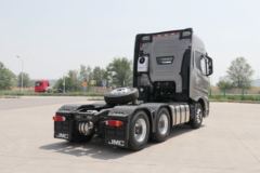 江铃重汽 威龙HV5重卡 530马力 6X4 AMT自动挡牵引车(国六)(SXQ4250J4B4D6A)