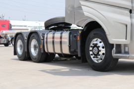 威龙HV5&nbsp;牵引车底盘                                                图片