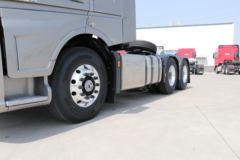江铃重汽 威龙HV5重卡 530马力 6X4 AMT自动挡牵引车(国六)(SXQ4250J4B4D6A)
