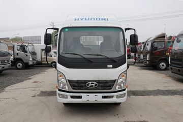现代商用车 泓图200 88马力 4X2 3.37米排半厢式轻卡(CHM5041XXYEDF28V)