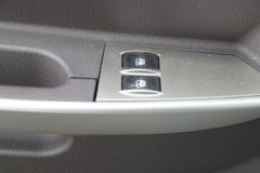 现代商用车 泓图200 88马力 4X2 3.7米单排栏板轻卡(CNJ1040EDF28V) 现代商用车 泓图200 88马力 4X2 3.7米单排栏板轻卡(CNJ1040EDF28V)