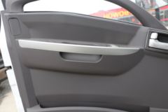 现代商用车 泓图200 88马力 4X2 3.7米单排栏板轻卡(CNJ1040EDF28V) 现代商用车 泓图200 88马力 4X2 3.7米单排栏板轻卡(CNJ1040EDF28V)