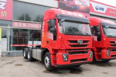 上汽红岩 杰狮M500重卡 北方版 430马力 6X4牵引车(CQ4256HXVG334)