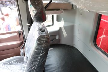 ���� �����A5L�п� ����� 220���� 4X2 6.8�ײ�դʽ�ػ���(HFC5181CCYP3K2A53S5QV)ͼƬ