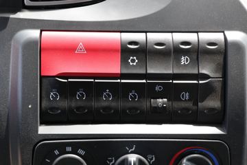 ���� �����A5L�п� ����� 220���� 4X2 6.8�ײ�դʽ�ػ���(HFC5181CCYP3K2A53S5QV)ͼƬ