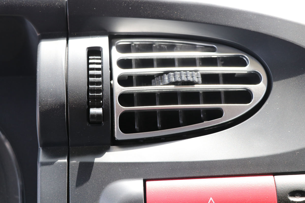 ���� �����A5L�п� ����� 220���� 4X2 6.8�ײ�դʽ�ػ���(HFC5181CCYP3K2A53S5QV)��ʻ��                                               