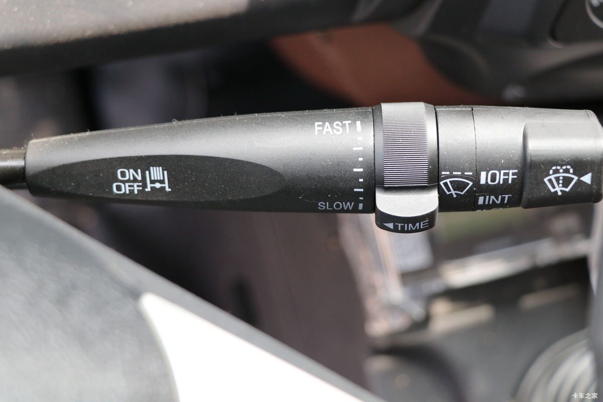 ���� �����A5L�п� ����� 220���� 4X2 6.8�ײ�դʽ�ػ���(HFC5181CCYP3K2A53S5QV)��ʻ��                                               