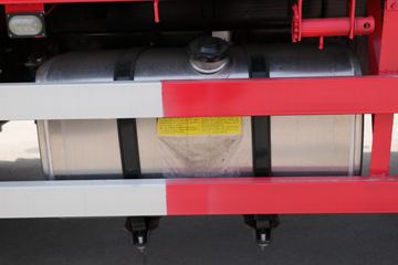 ���� �����A5L�п� ����� 220���� 4X2 6.8�ײ�դʽ�ػ���ͼƬ