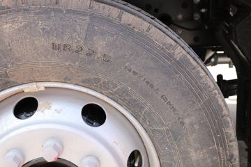 ���� �����A5L�п� ����� 220���� 4X2 6.8�ײ�դʽ�ػ���ͼƬ