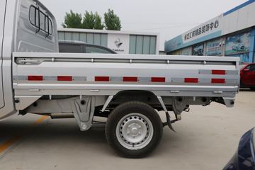 ���� �ٹ��¿� ������ 1.5L 107���� ���� 2.45��˫������΢��(LZW1028SP6)ͼƬ