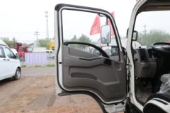 江铃 凯运强劲版 轻载型普通款 129马力 3.7米排半栏板轻卡(宽体)(JX1045TPGC25)