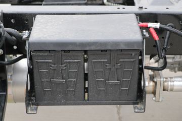 Ծ�� ��ԽC300-33 120���� 4.17�׵�����ʽ�Ῠ(SH5042XXYZFDCMZ4)ͼƬ