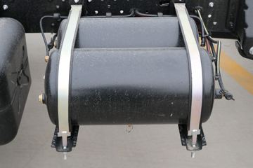 Ծ�� ��ԽC300-33 120���� 4.17�׵�����ʽ�Ῠ(SH5042XXYZFDCMZ4)ͼƬ