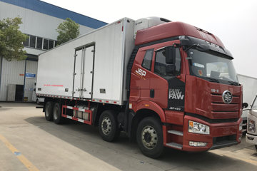 一汽解放 J6P 420马力 8X4 9.6米冷藏车(程力威牌)