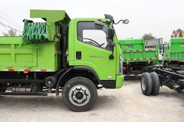 һ������ ��ž���7ϵ 150���� 4X2 4.06����ж��(CA3040K35L3E5)ͼƬ