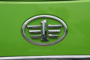 һ������ ��ž���7ϵ 150���� 4X2 4.06����ж��(CA3040K35L3E5)ͼƬ